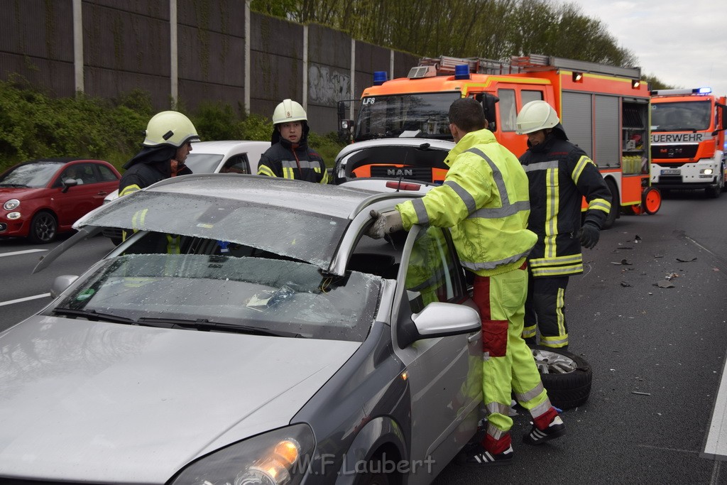 VU Auffahrunfall A 3 Rich Oberhausen kurz vor AS Koeln Dellbrueck P103.JPG - Miklos Laubert